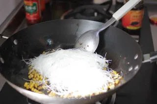 蚂蚁上树