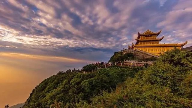 峨眉山好玩吗?