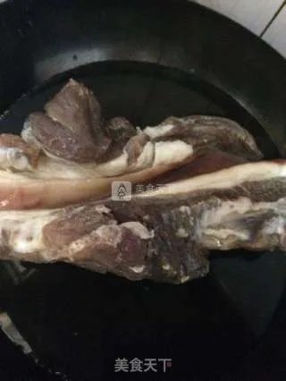 盐菜腊肉包子