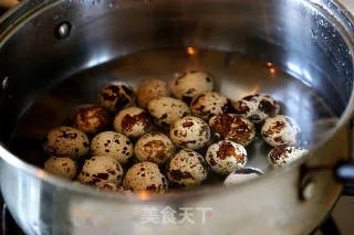 鹌鹑蛋红烧肉