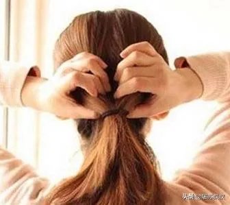 中长发怎么扎好看,简单编发盘发图解?