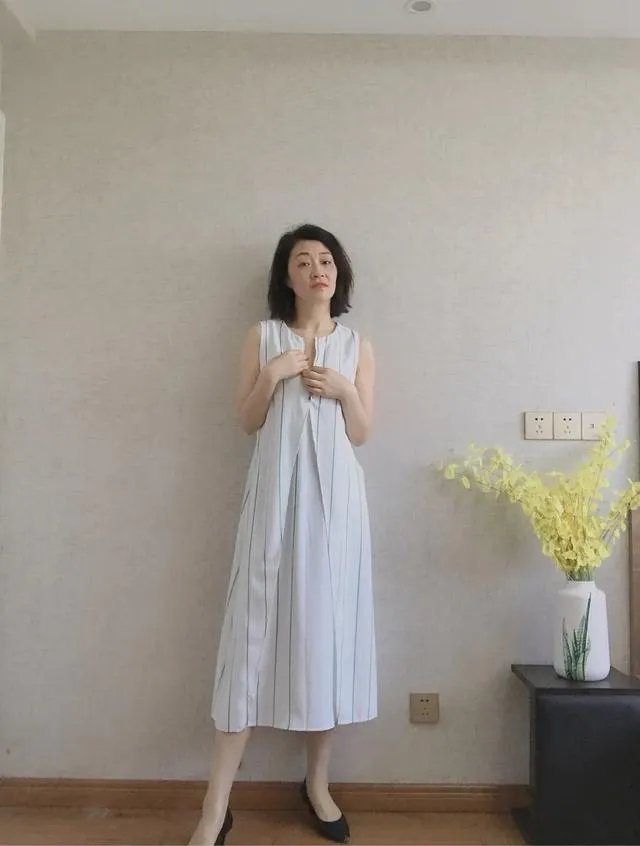 大家能否推荐下适合职场女性的服装品牌?穿上走路带风那种?