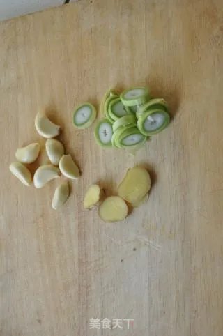 家常扒皮鱼