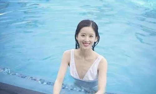 章泽天为什么被人诟病，仅仅是因为她装清纯么？