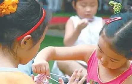 小时候玩的勾绳子怎么玩?