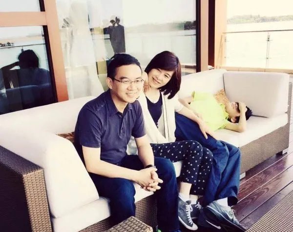 郎永淳52岁妻子曝光,这个女人是什么来历?