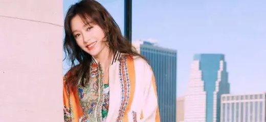 在《跨界喜剧王》中,两位老演员秦岚和韩兆一样出现了袭胸这种不文明的行为?