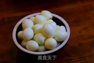鹌鹑蛋红烧肉