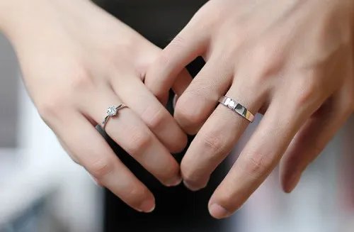 钻戒铂金好还是k金好 三大指南教你如何买钻戒