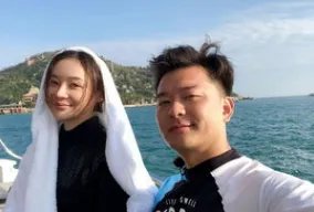 他苦追袁姗姗四年,后与王鸥订婚,还是杨幂同学,他究竟是谁?