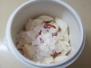 川贝炖雪梨