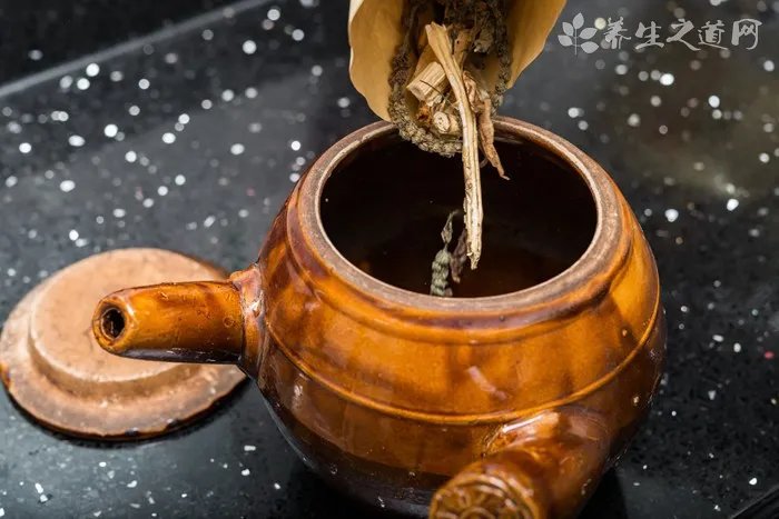 烟台兵哥下海成“茶哥”,以茶会友生意火