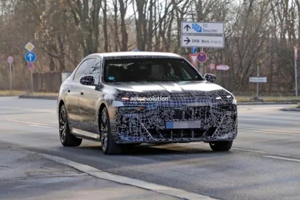 全新宝马7系动力信息曝光 V12发动机车型彻底消失