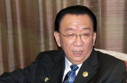 侯耀华发声明澄清捐款30元传闻,你怎么看待这次老艺术家口碑崩塌的事件?