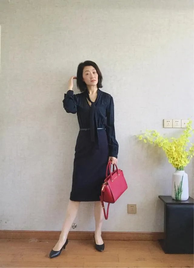 大家能否推荐下适合职场女性的服装品牌?穿上走路带风那种?