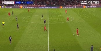 穿云箭在安联再飞翔!拜仁4-0科隆,库鸟单场独造12次机会,为什么在巴萨就不行?