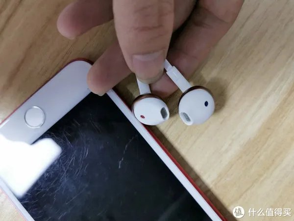 使用评测 篇一:JBL T205BT半入耳式耳机,适合杂食向的烧友