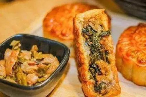 螺蛳粉等奇葩月饼畅销,网友对此有何表示?