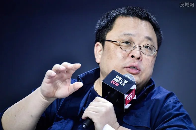 罗永浩欠下6亿怎么产生的 他的锤子手机怎么了