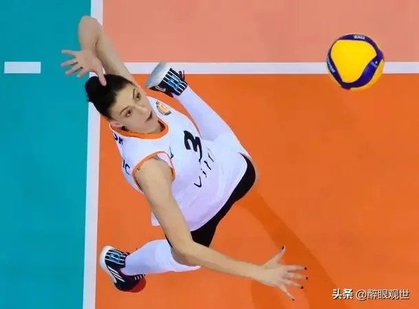 一传不稳、进攻乏力,恒大女排不敌伊萨无缘四强。你怎么看?