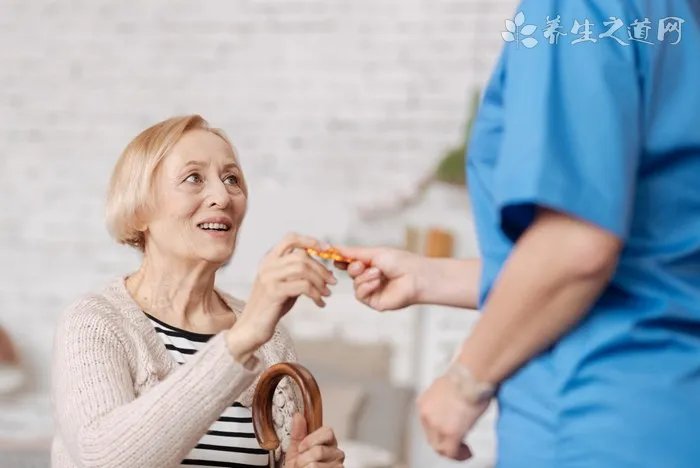 眼睛红是怎么回事