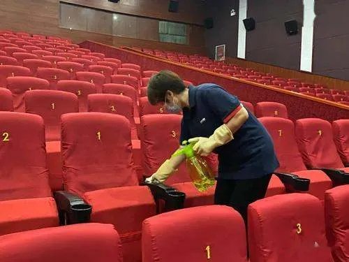 电影院开门了,看电影必须佩戴口罩,你怎么看?