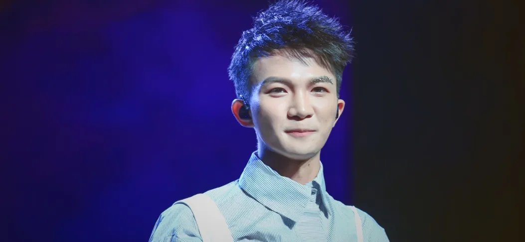 周深为保护嗓子，不吃土豆丝、米饭剪掉两头尖，和郭德纲有啥关系？
