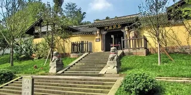 重庆出发3天自驾游攻略求推荐?