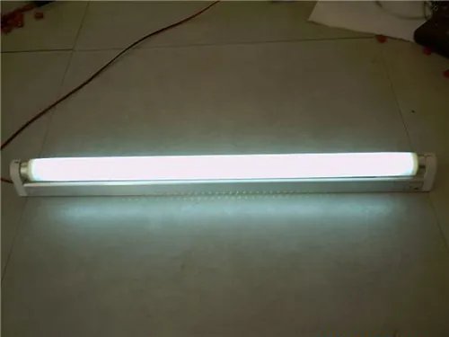 日光灯管怎么安装