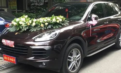 劳斯莱斯婚车车队一天多少钱 婚车一般几辆比较好