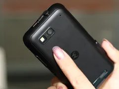 Android首款三防 摩托罗拉Defy售价稳定