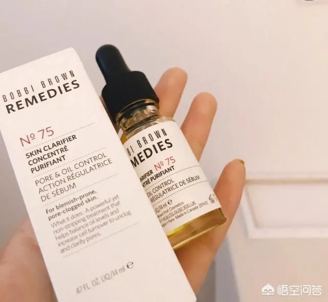 本人皮黄,混合皮肤,毛孔有点粗,很想买一种适合自己的护肤品,怎么选择?