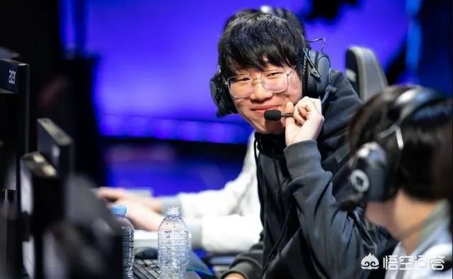 IG打野Ning的键位引网友热议,还有其他人有这么奇葩的键位吗?你怎么看?