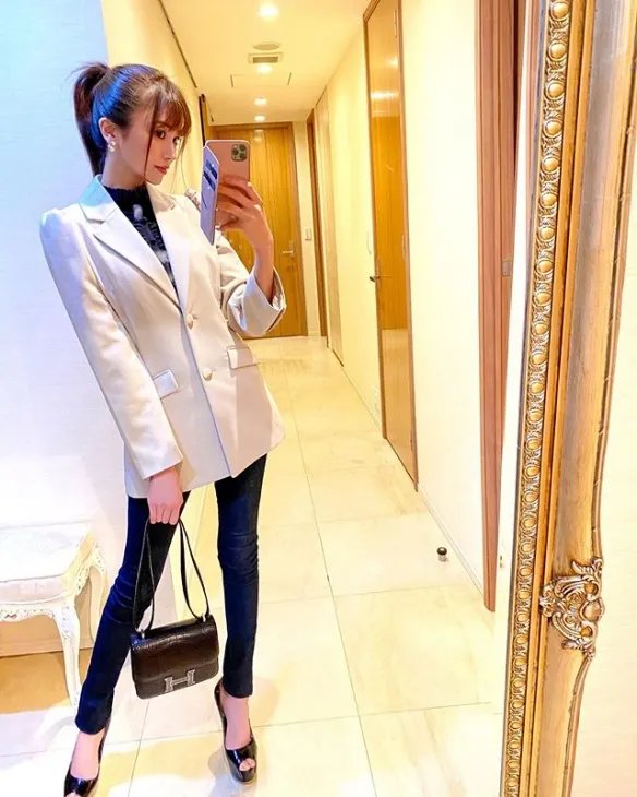 一颦一笑皆是极致妖娆！岛国知名宅男女神爱沢えみり