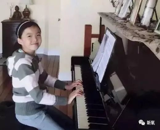 王中磊闺女晒长腿照,娱乐圈大佬们的千金都长什么样?