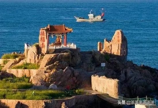 一家三口到威海旅游三天,有哪些景点、住宿和美食值得推荐?