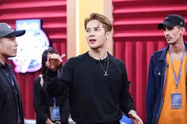 王嘉尔正式成为世界级舞团Kinjaz的成员，对他来说意味着什么？