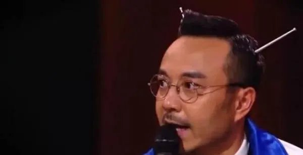 如何评价董卿的长相？