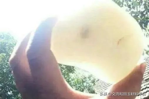石友们,把你们的新疆和田玉、籽料原石和天然奇石发个图出来让石友们看看学习下?