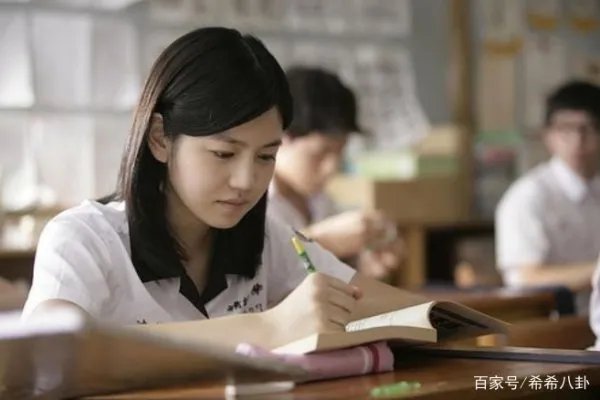 被采访时陈妍希和陈晓满脸不耐烦,他俩到底怎么了?