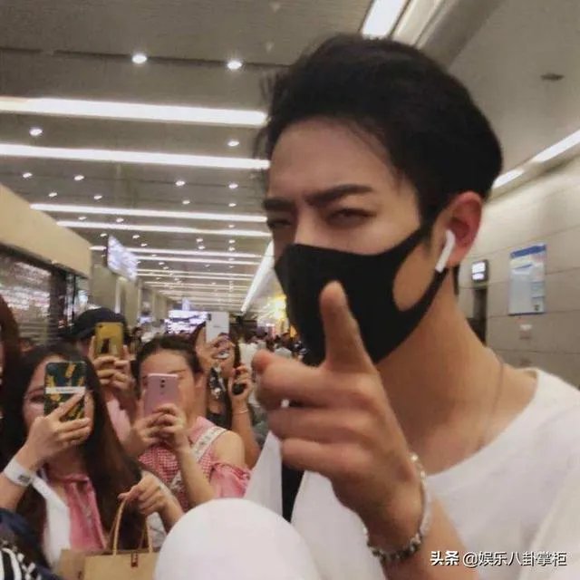 肖战做了什么,为什么会被全网黑?