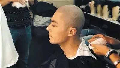 国内外有哪些明星秃头了依然很帅的?