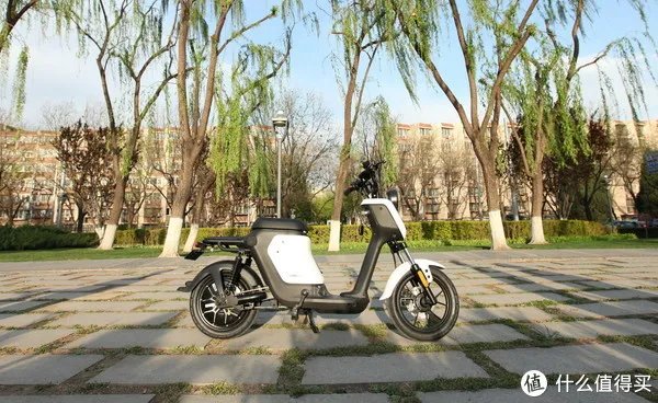 评测 篇一:新国标电动自行车实测,实力选手小牛电动US