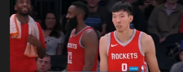 刚刚哈登和周琦合砍了60分，当年科比的3节62是怎样的存在？