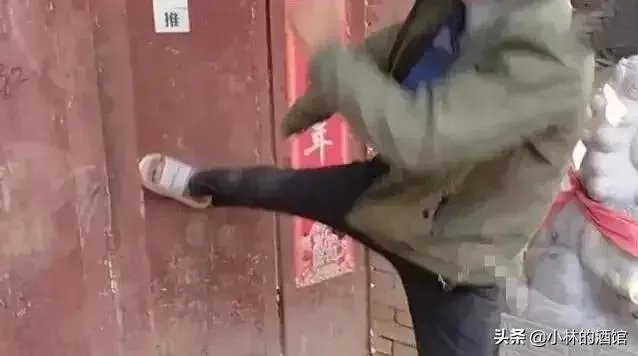 大衣哥朱之文家门被踹后,封村、集市被叫停等,到底谁损失了?