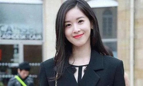 章泽天为什么被人诟病，仅仅是因为她装清纯么？