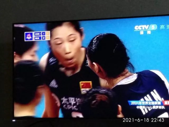 今晚女排3:0战胜俄罗斯,朱婷和李盈盈谁发挥的更好?