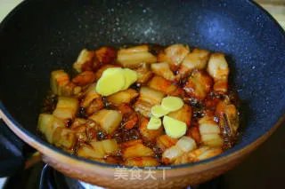 鹌鹑蛋红烧肉