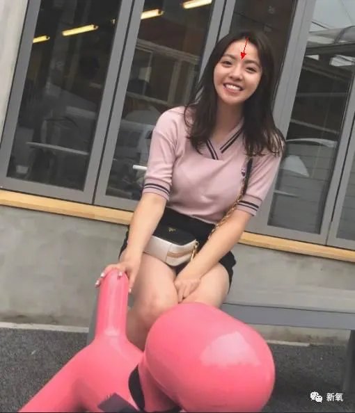 王中磊闺女晒长腿照,娱乐圈大佬们的千金都长什么样?