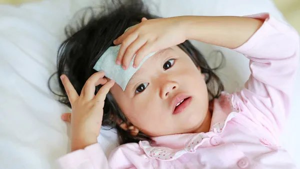 小孩子一直高烧不退怎么办